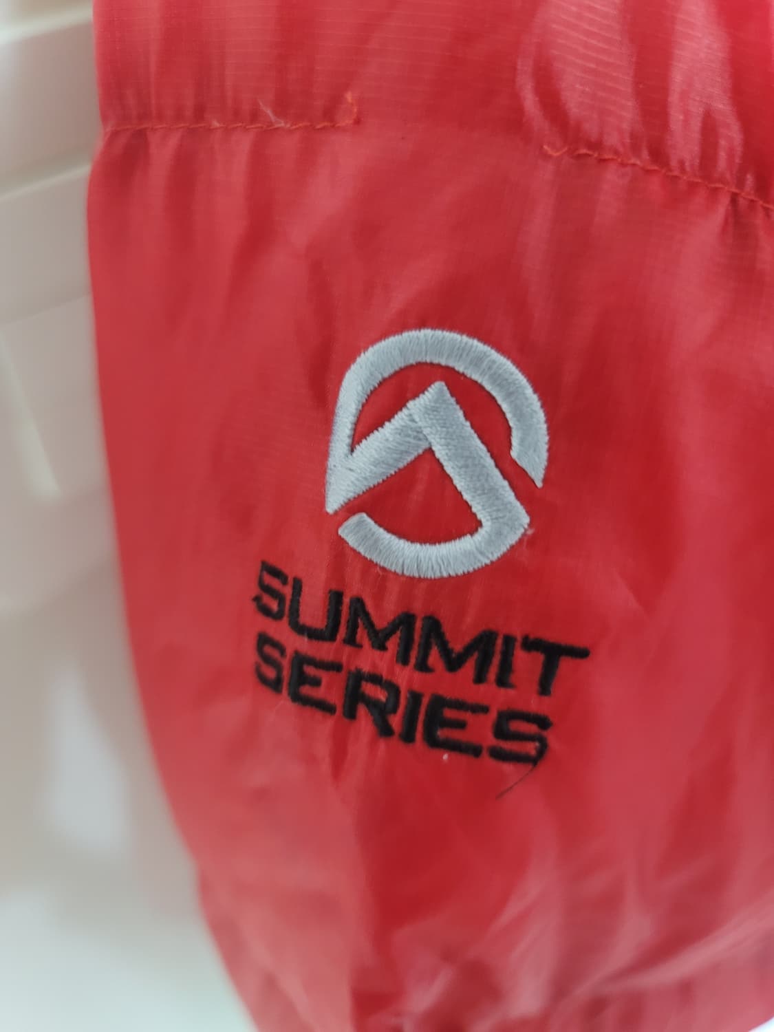 노스페이스 써밋시리즈 아콘가구아 경량패딩 레드 90표기 95정사이즈 굿 상품이미지5