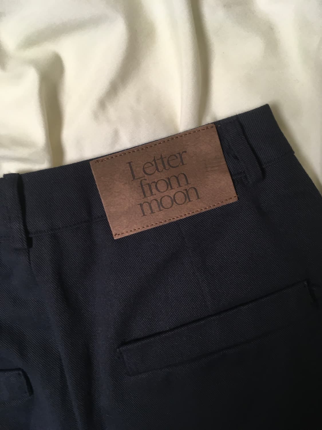 레터프롬문 핀턱 미디 스커트 네이비 S 상품이미지4