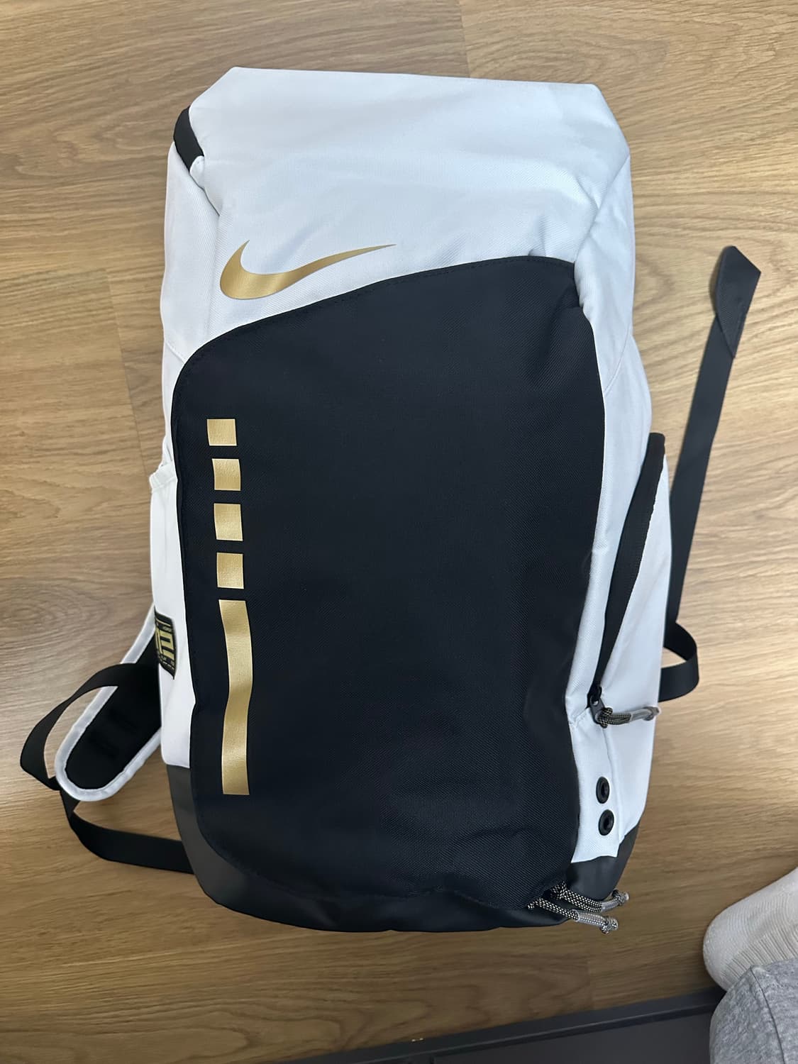 나이키 훕스 엘리트 백팩 화이트/블랙/골드 상품이미지2