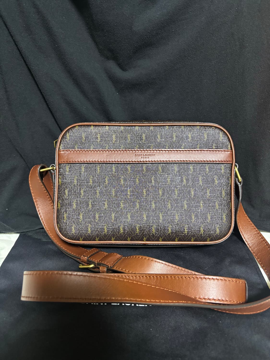 생로랑 르 모노그램 카메라 메신져백 상품이미지1