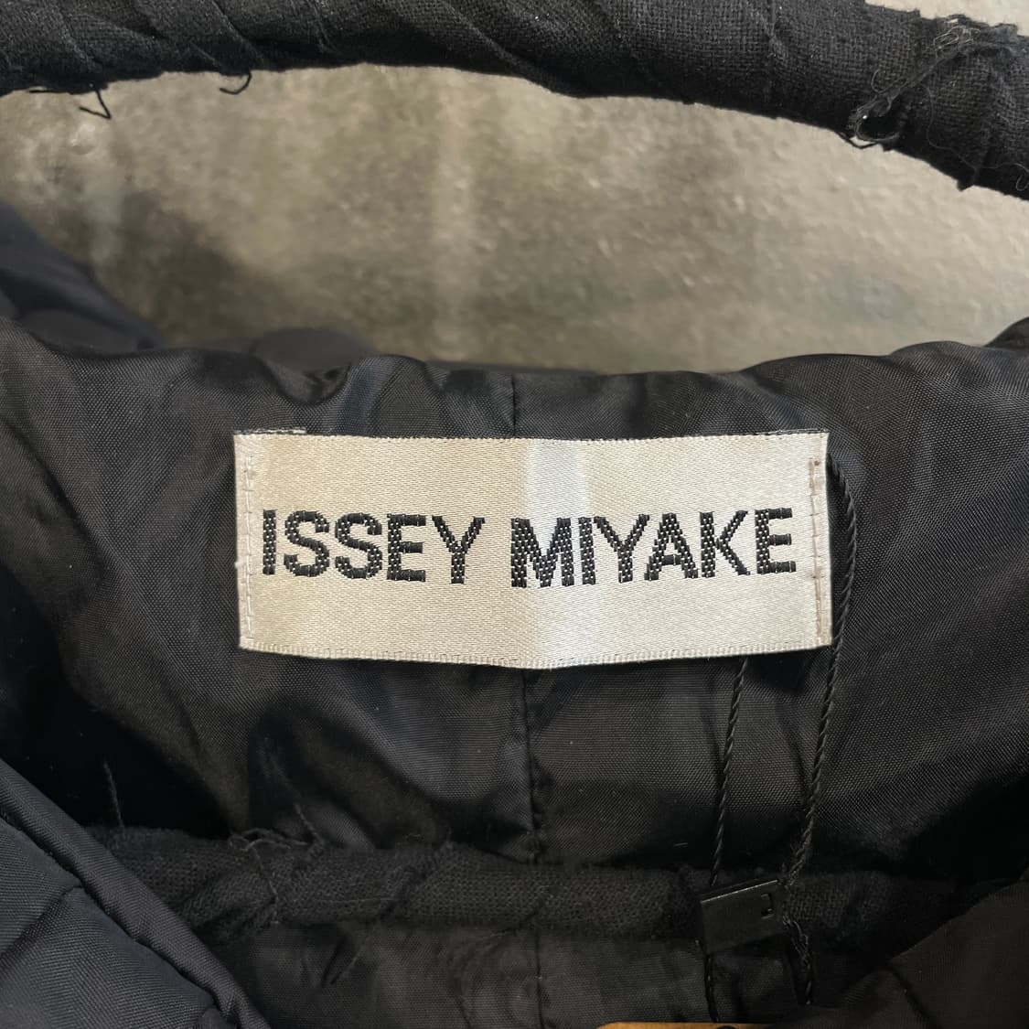 이세이 미야케 셔링 디테일 패딩 상품이미지7