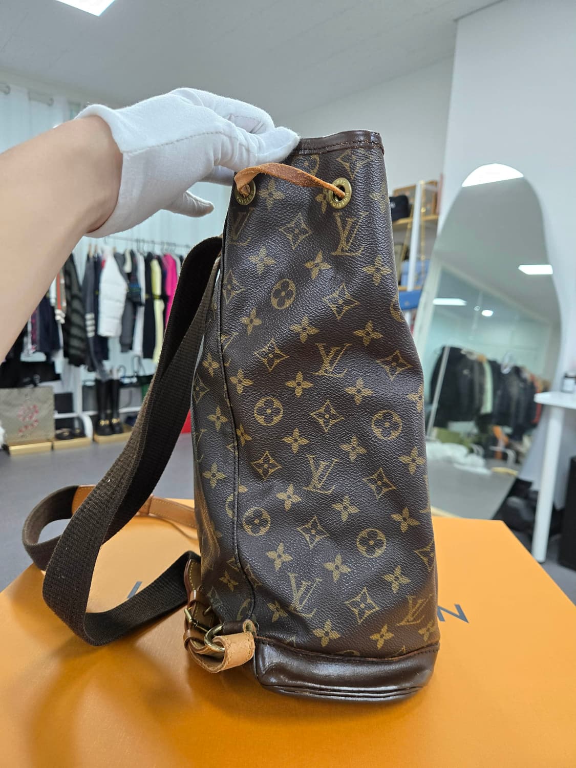 [40%할인] 루이비통 몽수리 백팩 상품이미지3