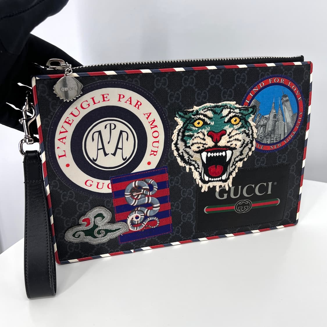 구찌 나이트 쿠리에 GG 수프림 클러치백 (496346) 상품이미지2