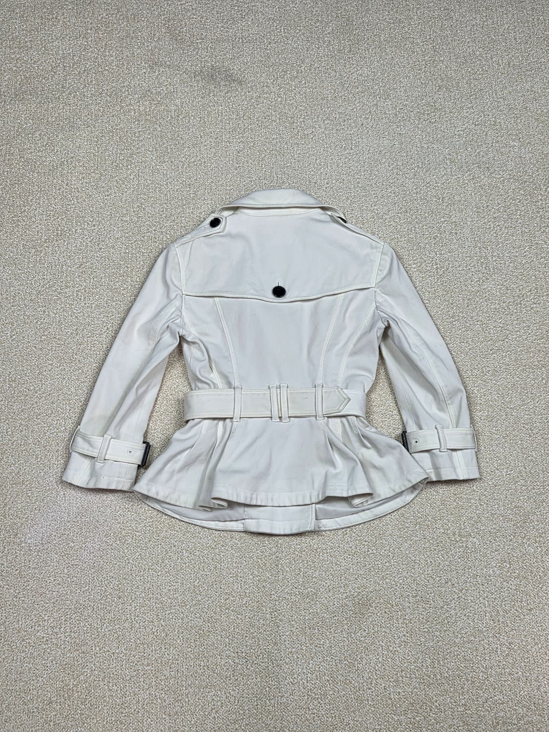 [버버리] 브릿 코튼 스판 페플럼 숏 트렌치 코트 | A00176 상품이미지8