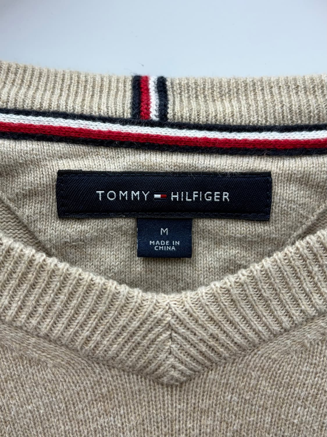 타미힐피거 브이넥 니트 상품이미지3