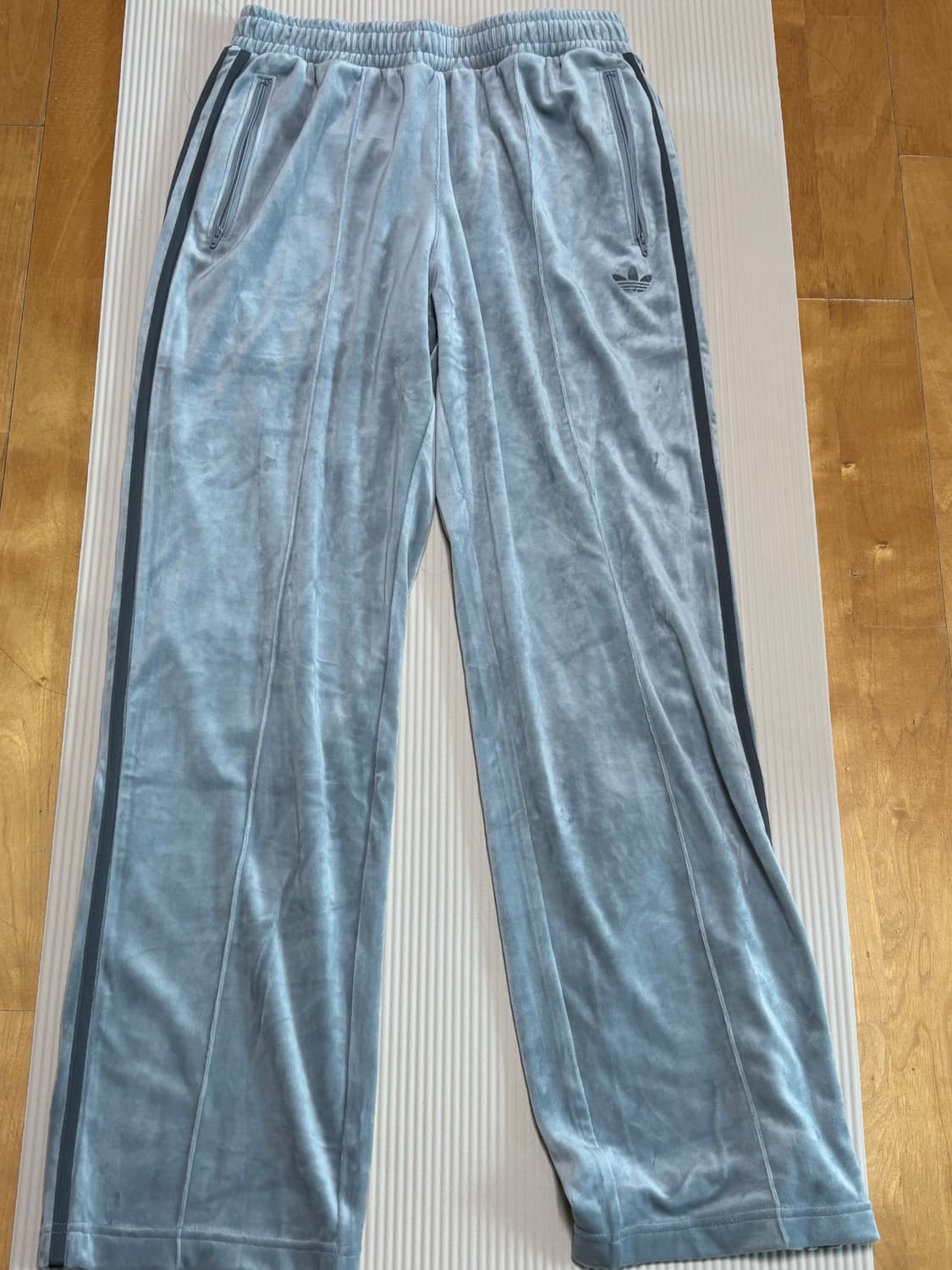 아디다스 베켄바우어 벨루어 트랙팬츠 상품이미지1