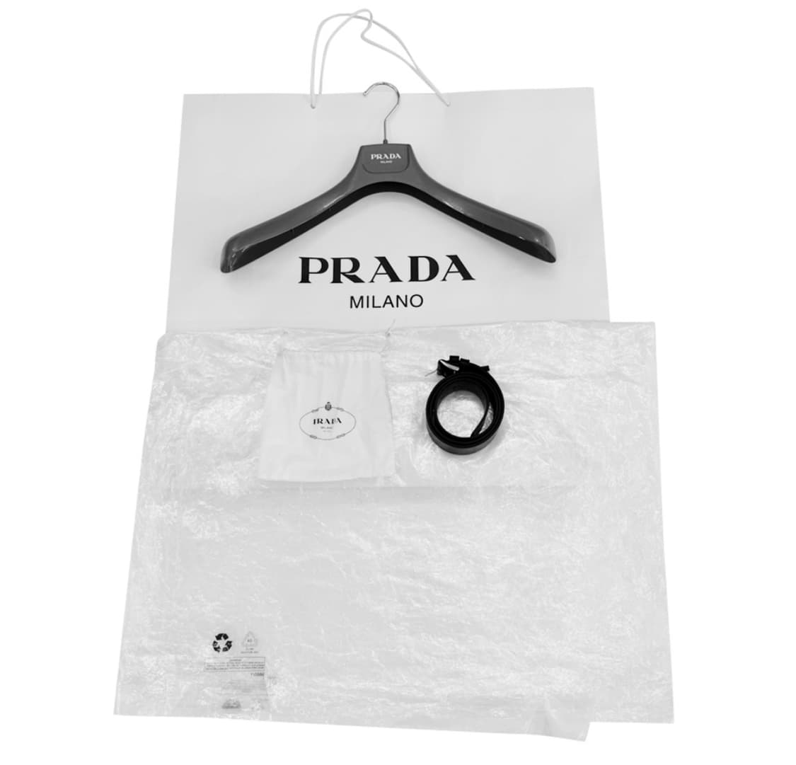 [38] 프라다 여성 리나일론 삼각로고 다운 벨트 롱 패딩 코트 블랙 상품이미지10