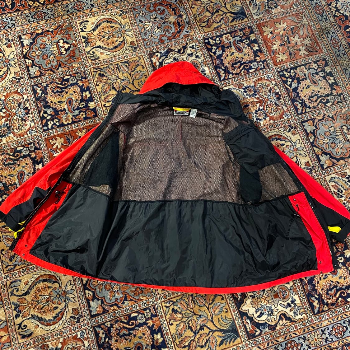 🌊90s Marlboro windbreaker 상품이미지3