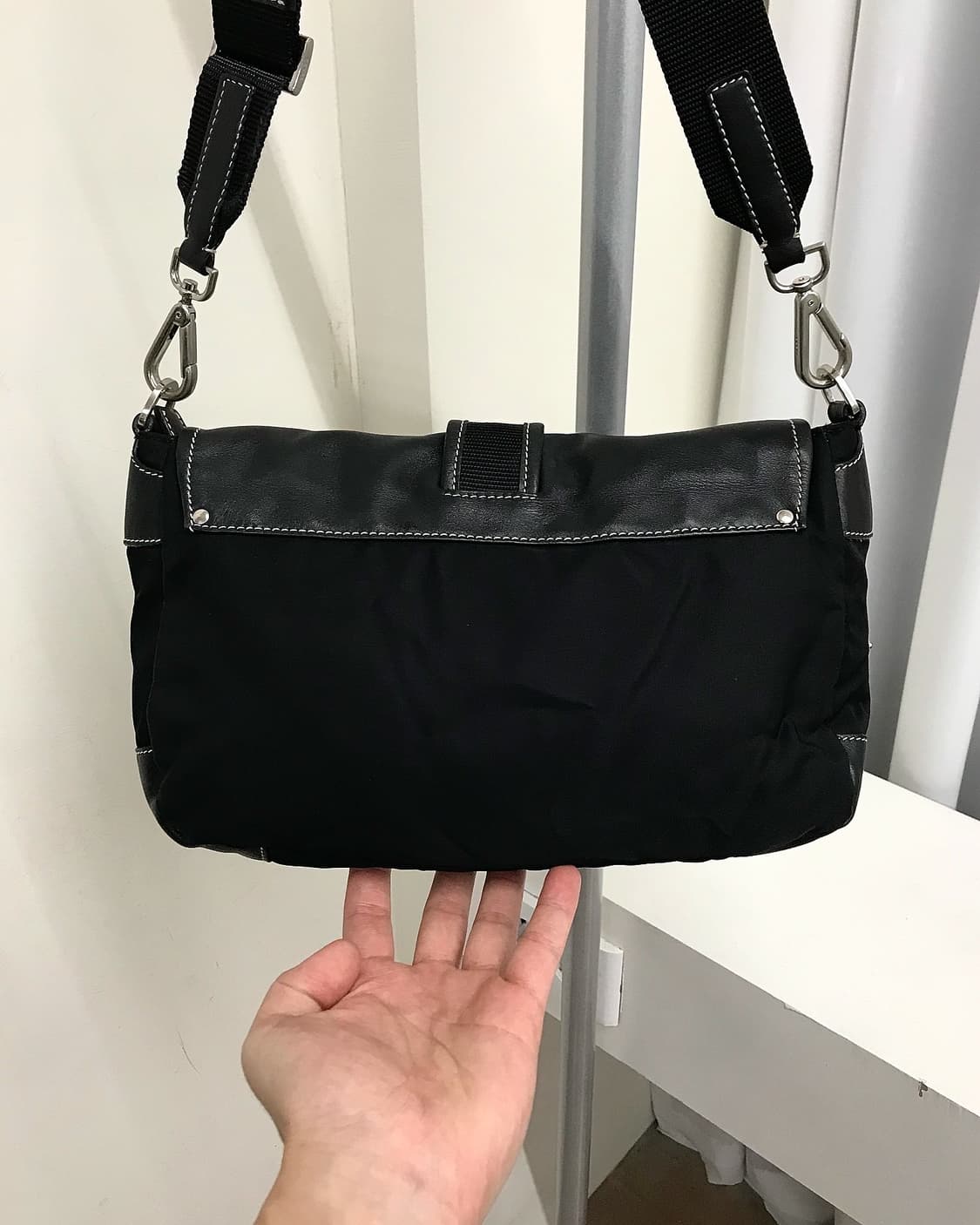 프라다 포코노 버클 크로스백 가방 상품이미지3