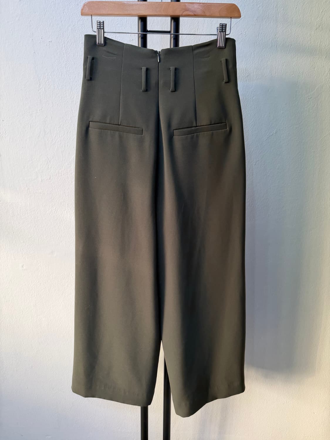 정품) COS 코스 여성 다크 올리브 와이드 슬랙스 팬츠 36(26) 상품이미지4