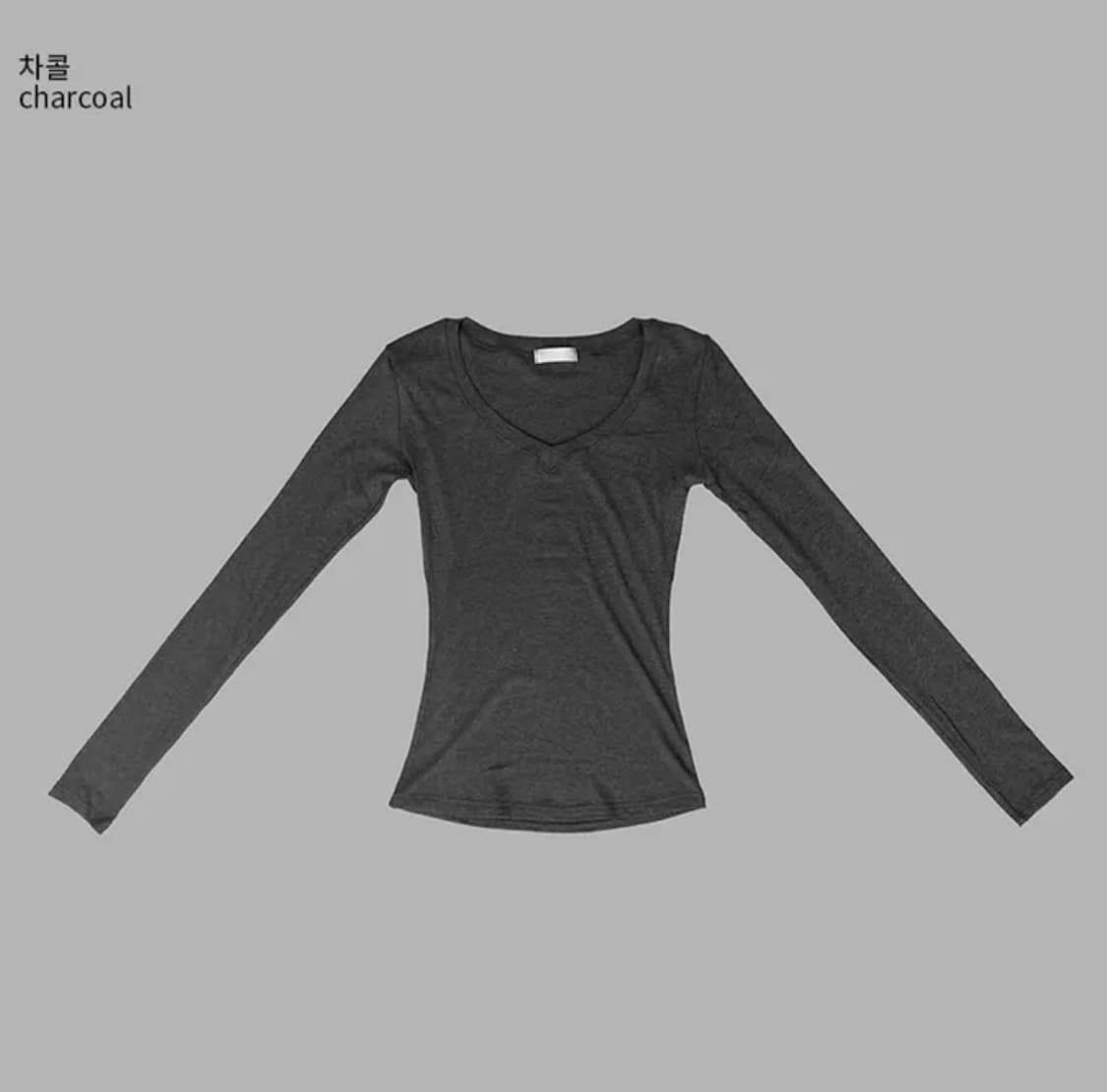 버터랩 25FW 펜던트 브이넥 슬림핏 긴팔 티셔츠 차콜 상품이미지1