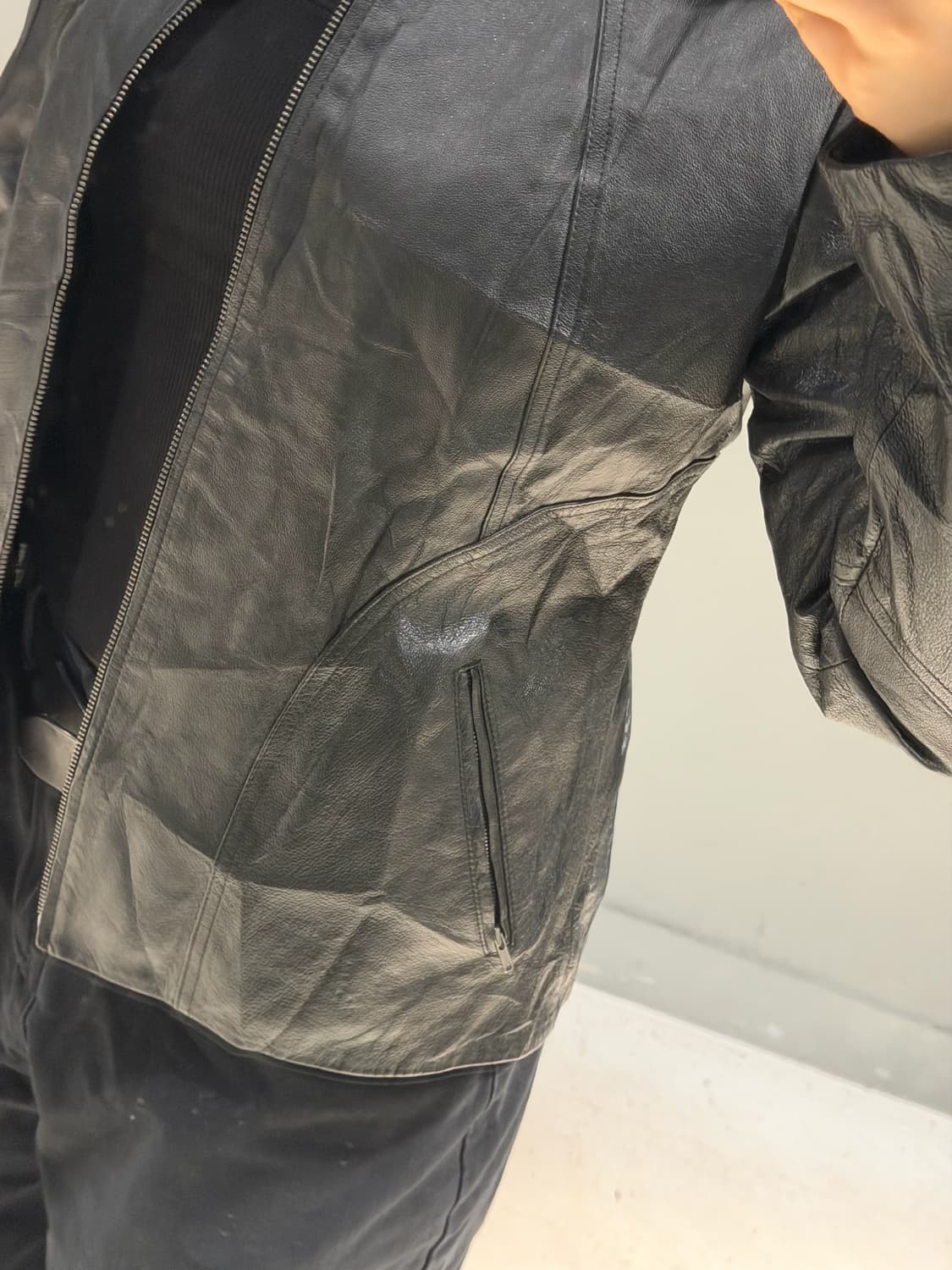 high-neck line detail leather jacket 상품이미지5