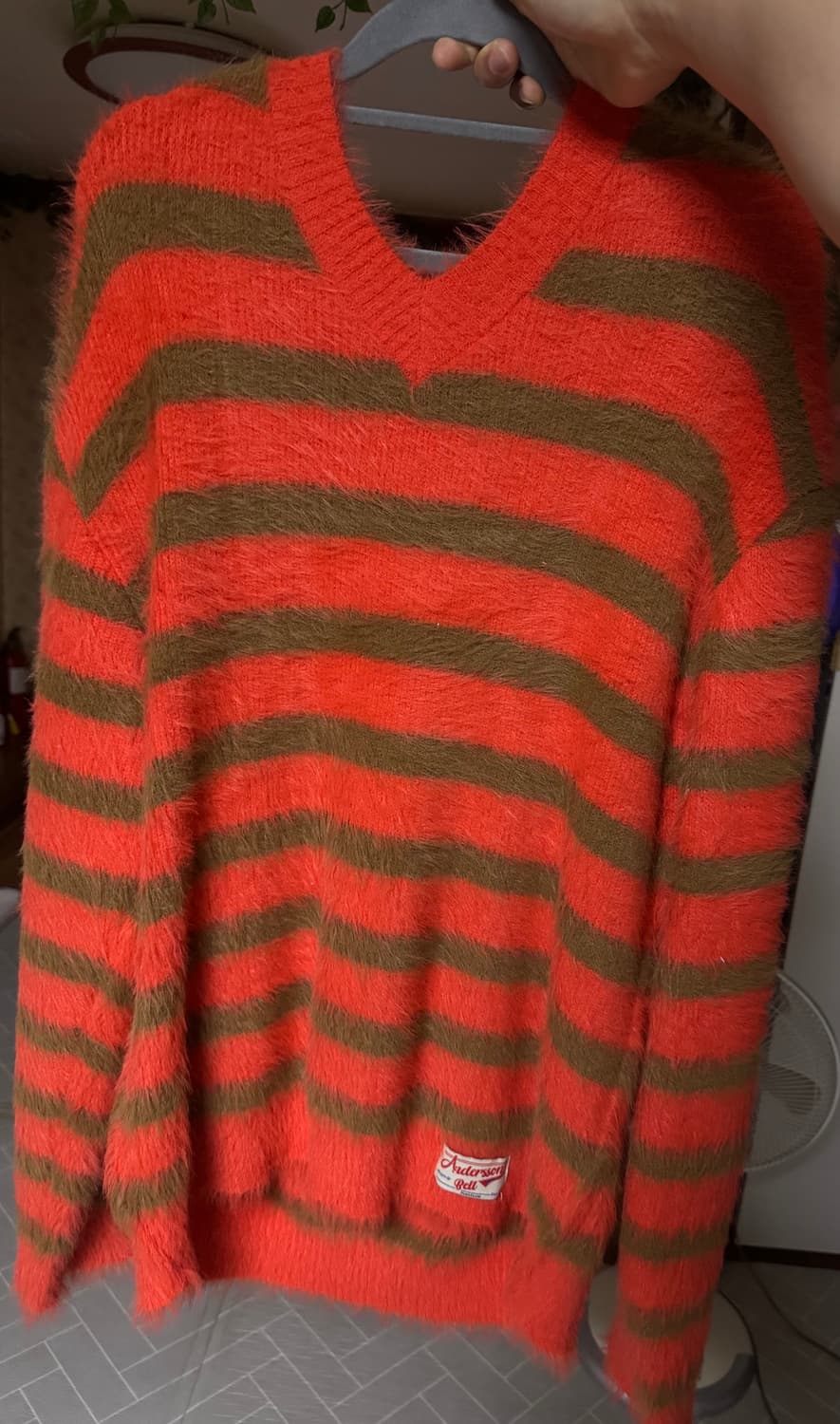 앤더슨벨 브이넥 니트 상품이미지1