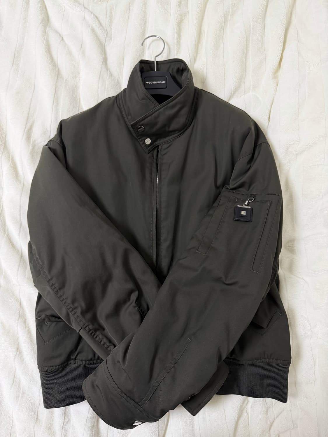 우영미 크롭 해링턴 자켓 카키 상품이미지1