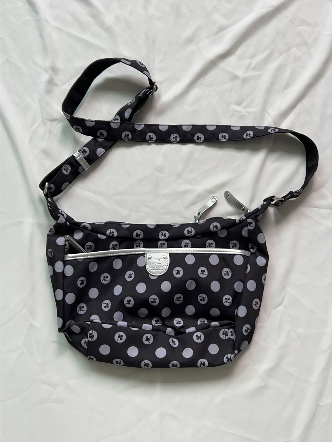Courreges dot crossbag 꾸레쥬 도트 크로스백 상품이미지1