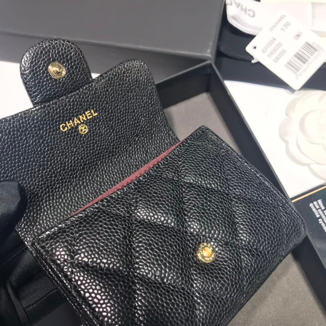 샤넬 클래식 카드 홀더 그레인드 카프스킨 & 실버 메탈 블랙 상품이미지6