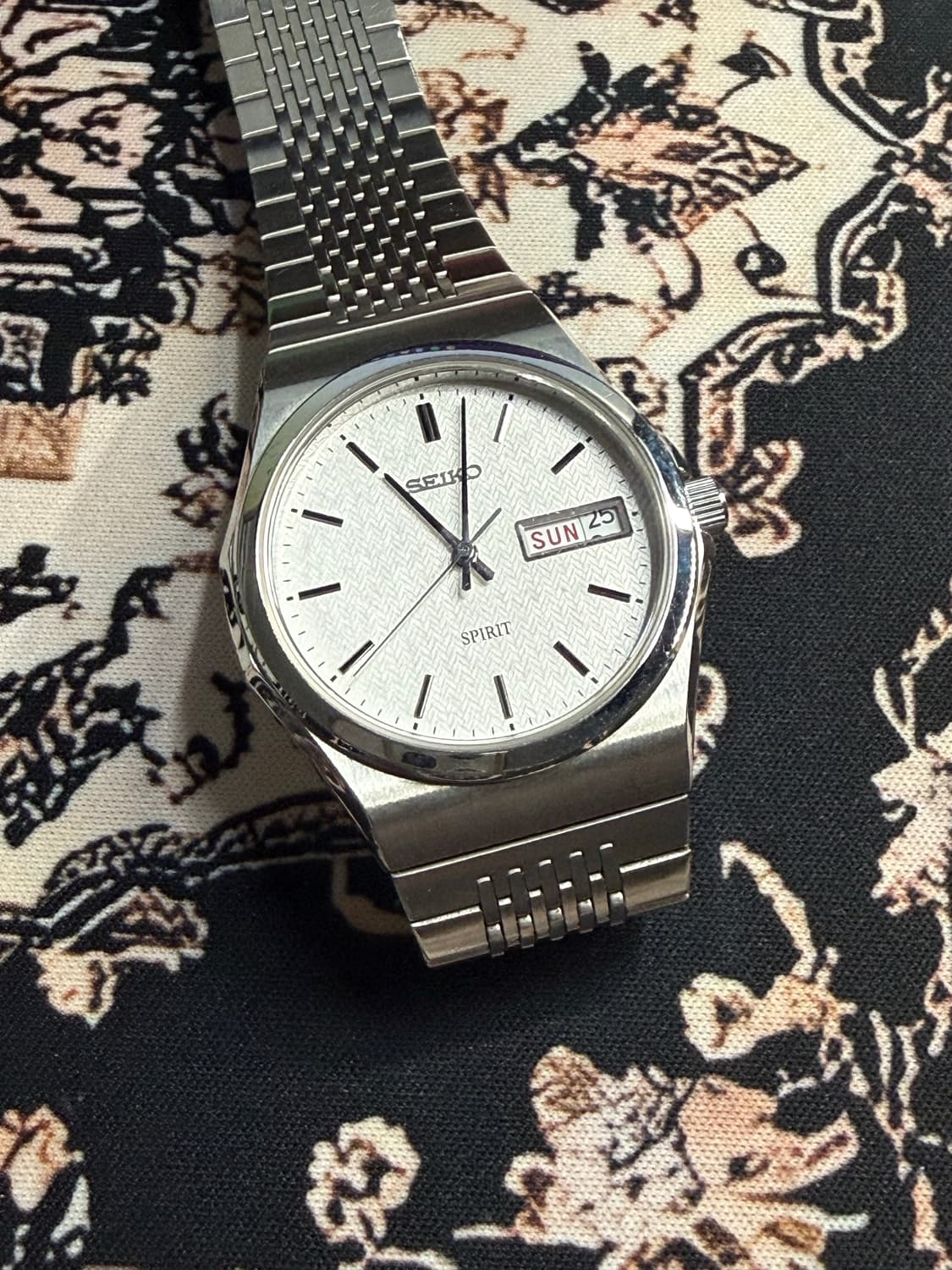 SEIKO 빈티지 쿼츠 시계 상품이미지1