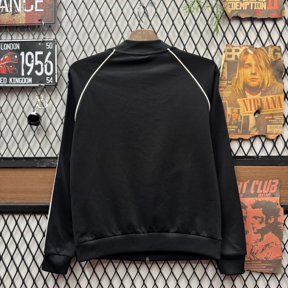 아디다스 트랙 자켓 레글런핏 전면 로고 포인트 블랙 화이트 상품이미지2