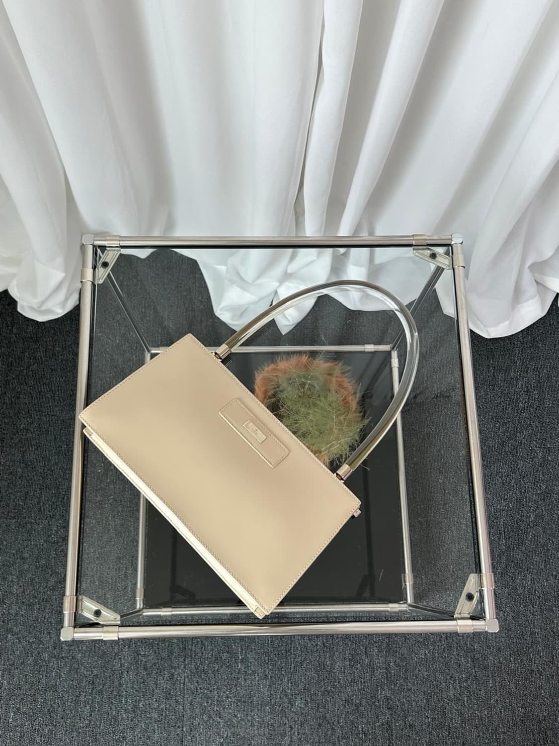 구찌 x 톰포드 2000s 글로시 레더 루사이트 바 핸들 숄더백 상품이미지2