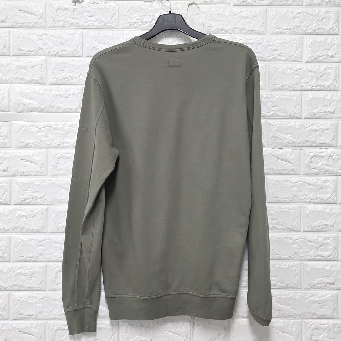 택포// CP컴퍼니 맨투맨 카키 렌즈 와펜 L ejd 상품이미지4