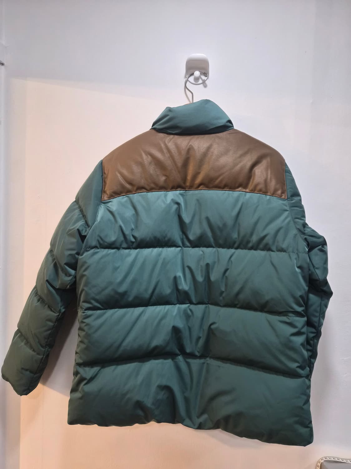 새제품 우먼 M) Chevignon 쉐비뇽 덕다운 패딩 팝니다 상품이미지2