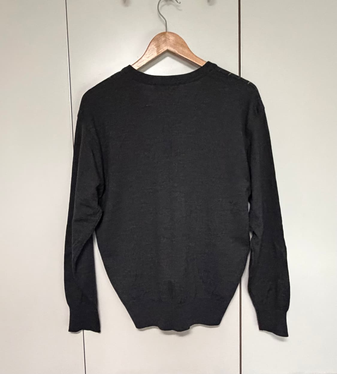 YSL 브이넥 니트 상품이미지3