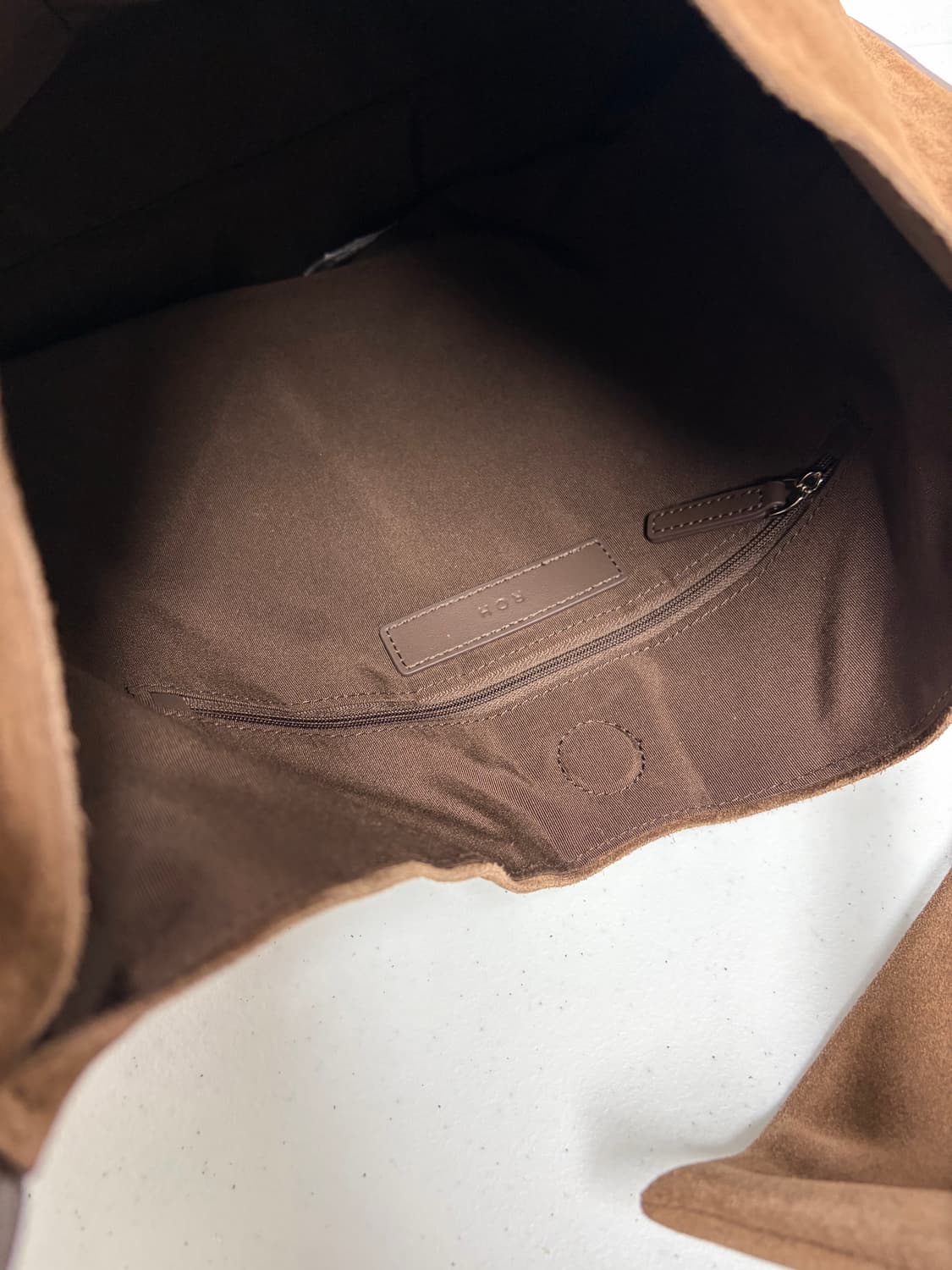 로서울 펄피 크로스바디 호보백 스웨이드 팝니다 상품이미지3