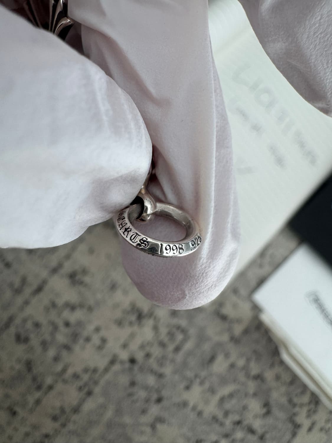 크롬하츠 원볼 타이니 크로스 펜던트 상품이미지3