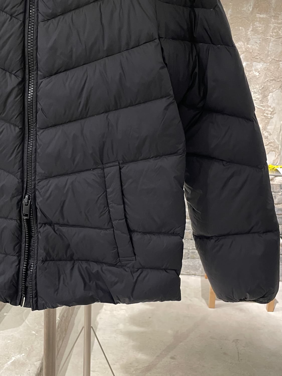 디젤 블랙 투 웨이 집업 덕 다운 경량 패딩 상품이미지5