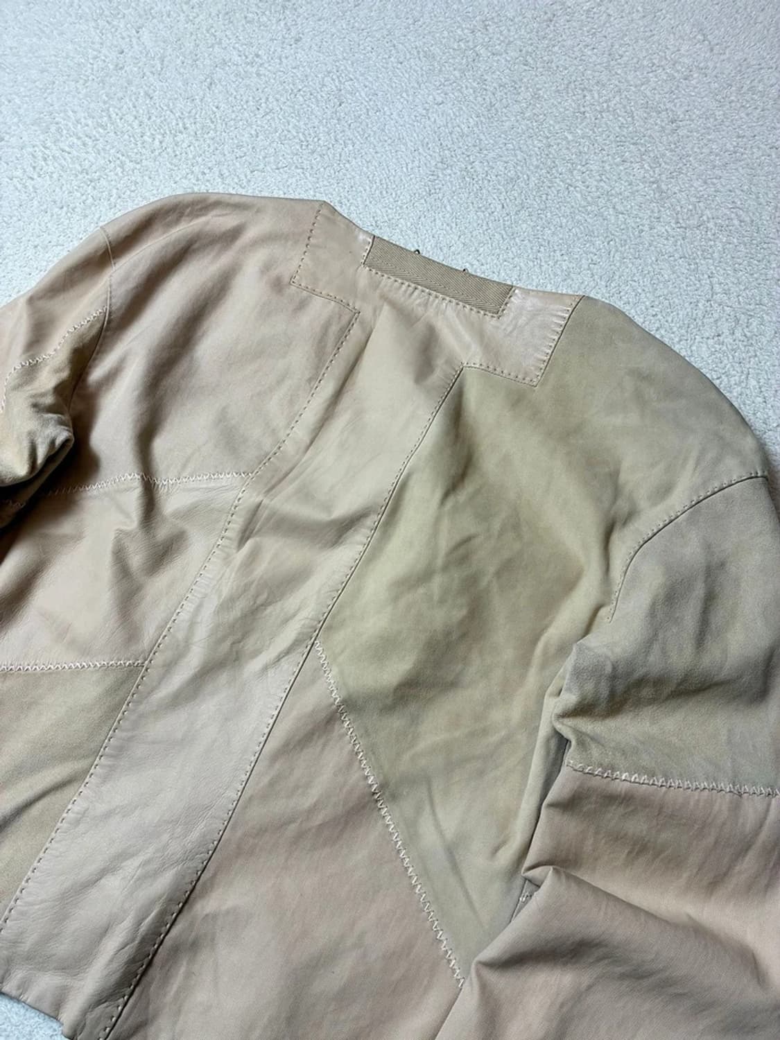 페라가모 90's 크롭 논카라 양가죽 자켓 PN7528 상품이미지6