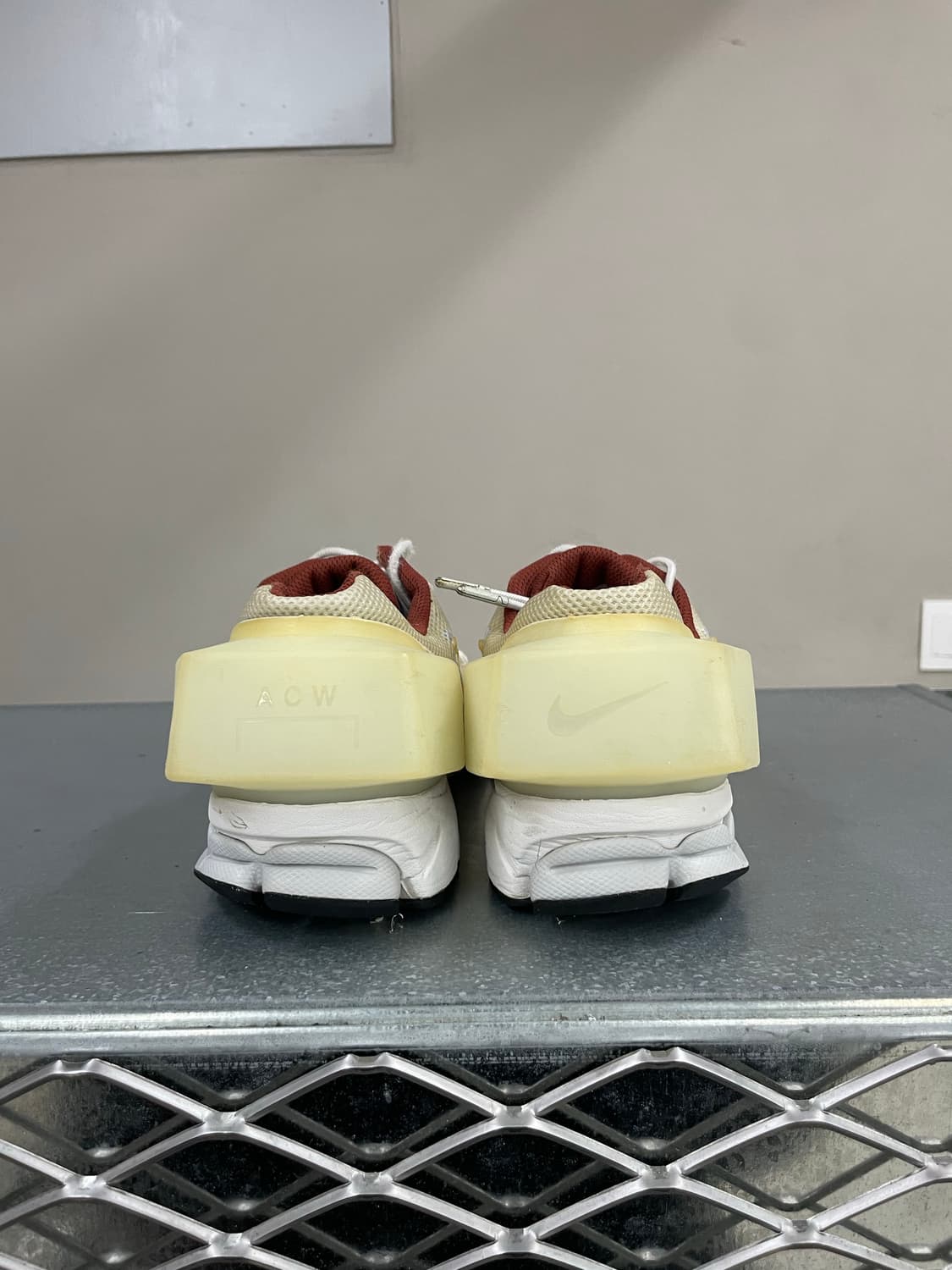 나이키 x 어콜드월 줌 보메로 5 스니커즈 290  상품이미지3