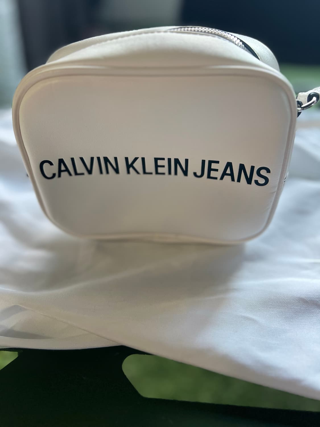 캘빈클라인 미니백 상품이미지1