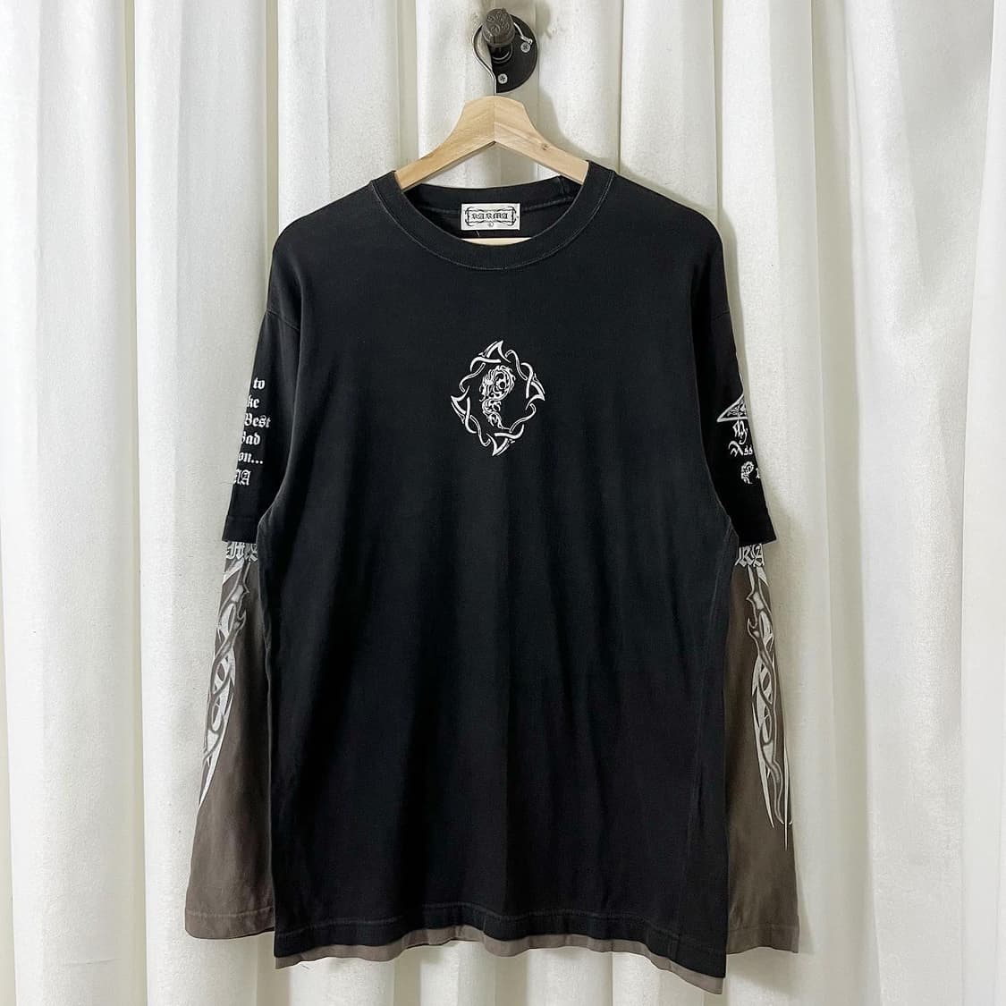 빈티지 블랙 프린팅 포인트 롱슬리브 상품이미지1