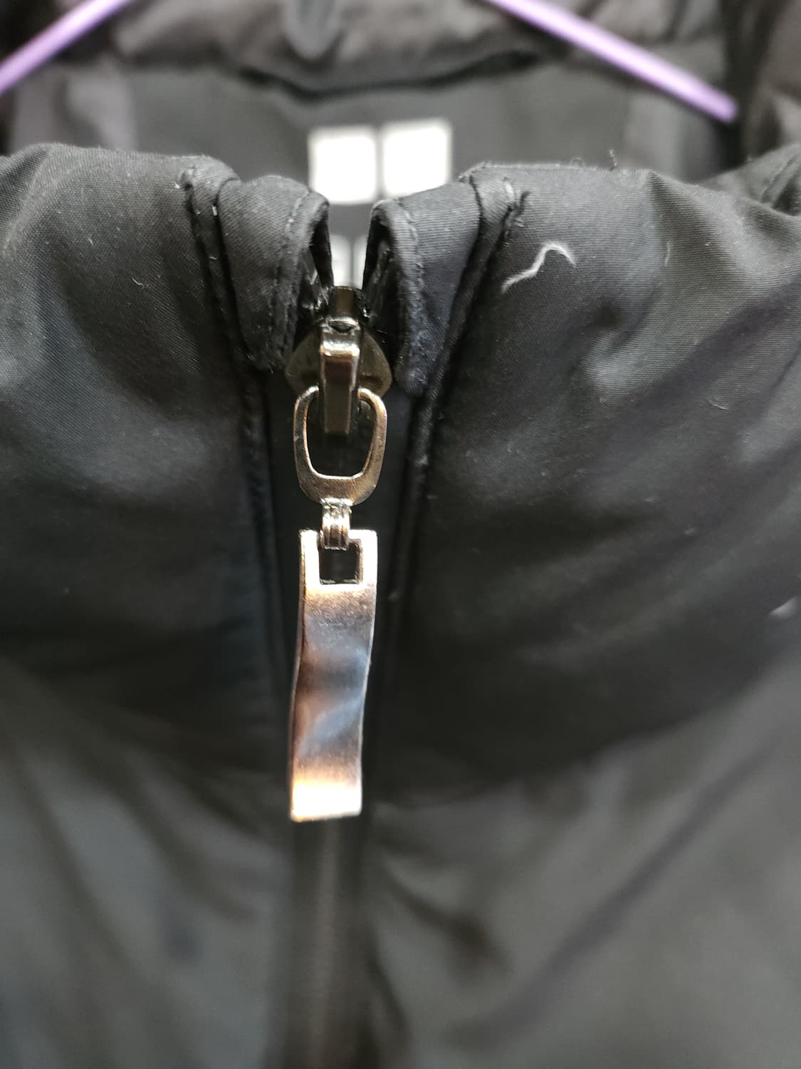 유니클로 하이브리드 후드 오리털 경량 패딩점퍼

 상품이미지2