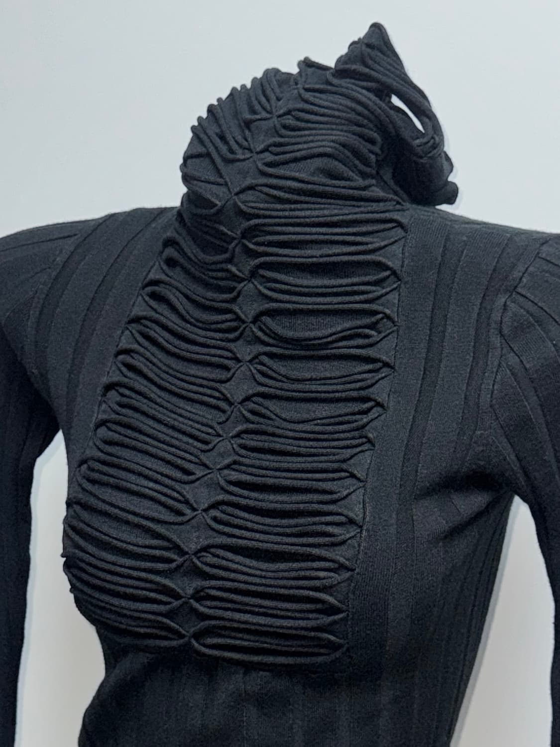 Vintage Rogue Ruffle turtlene 로그 러플 목폴라 상품이미지3