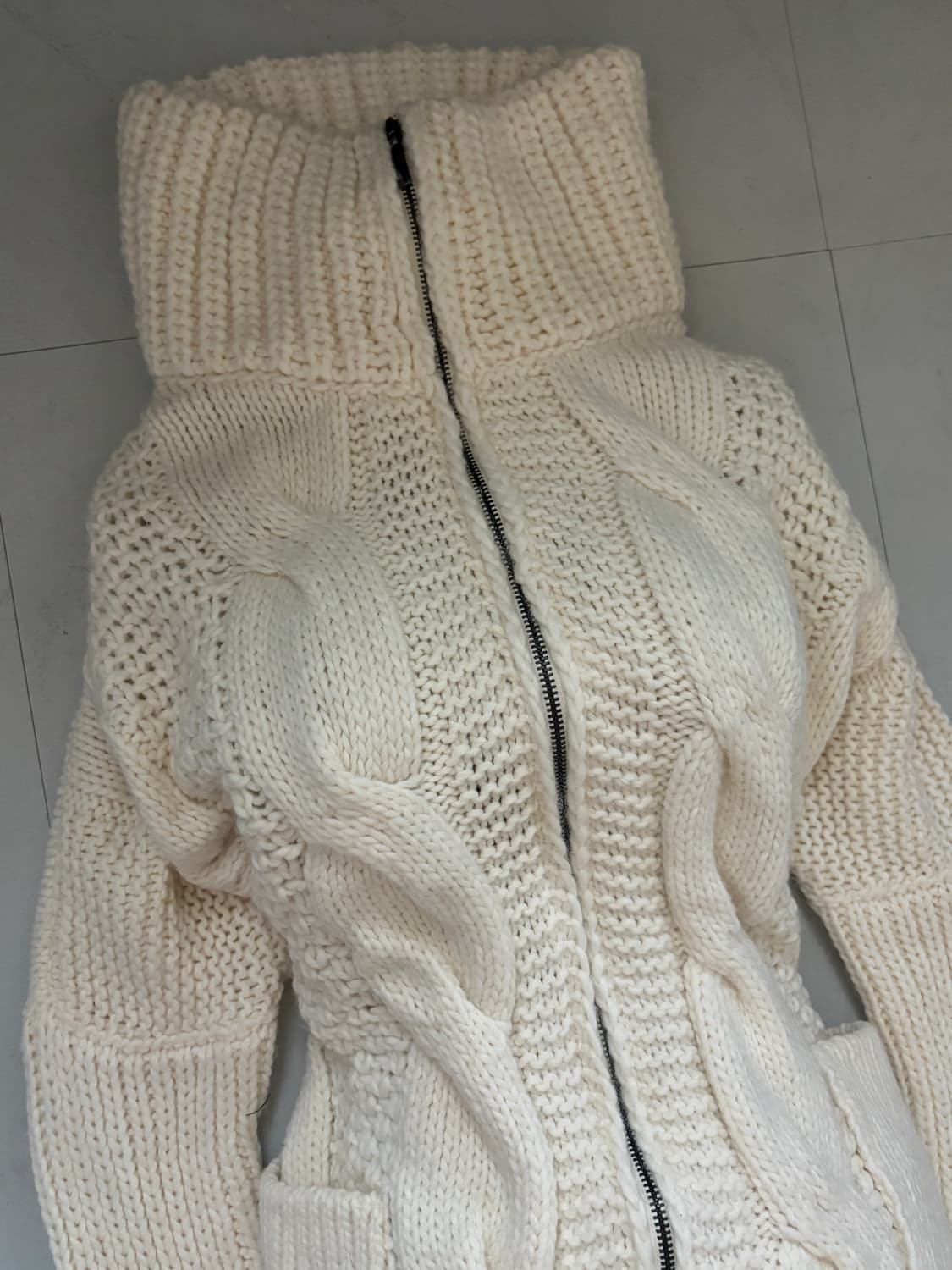 • Ivory High-Neck Knitwear Zip-Up 상품이미지7