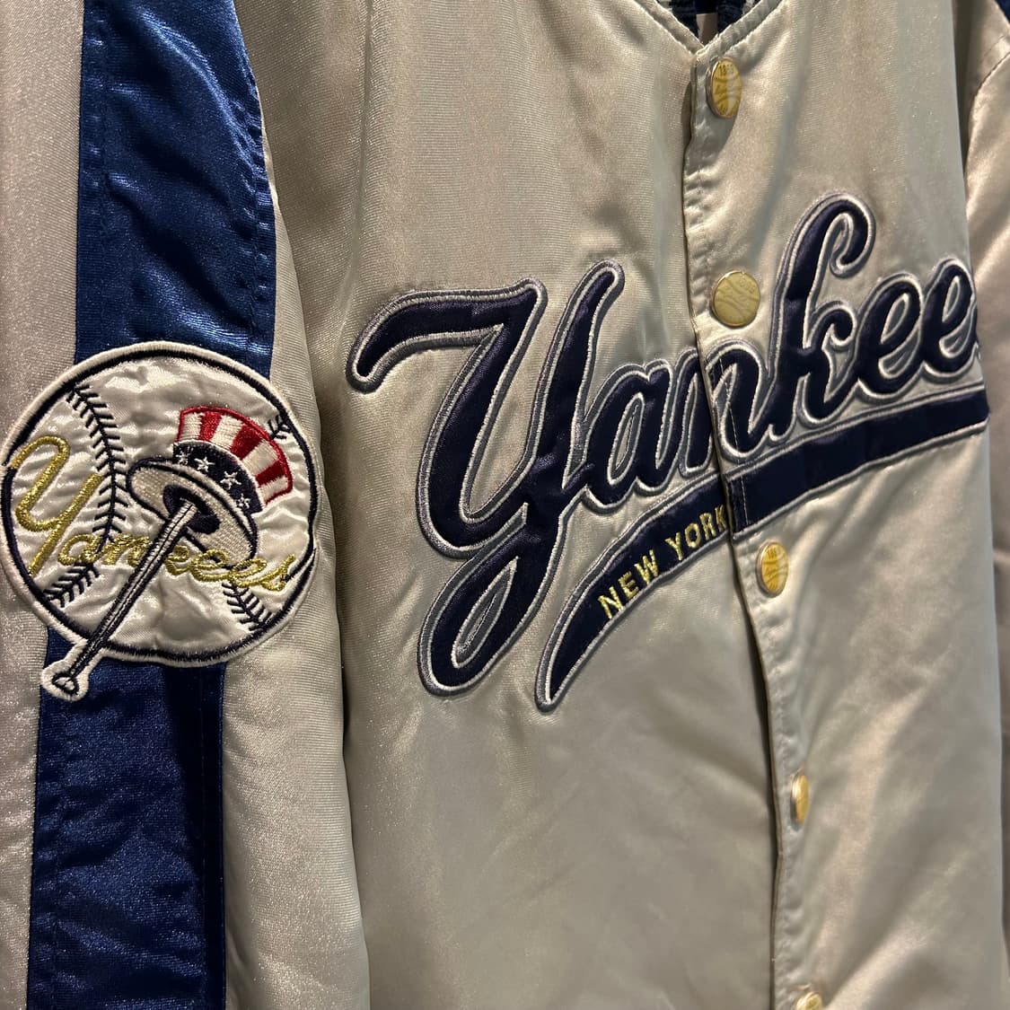 MLB New York Yankees Silver Jacket 상품이미지3