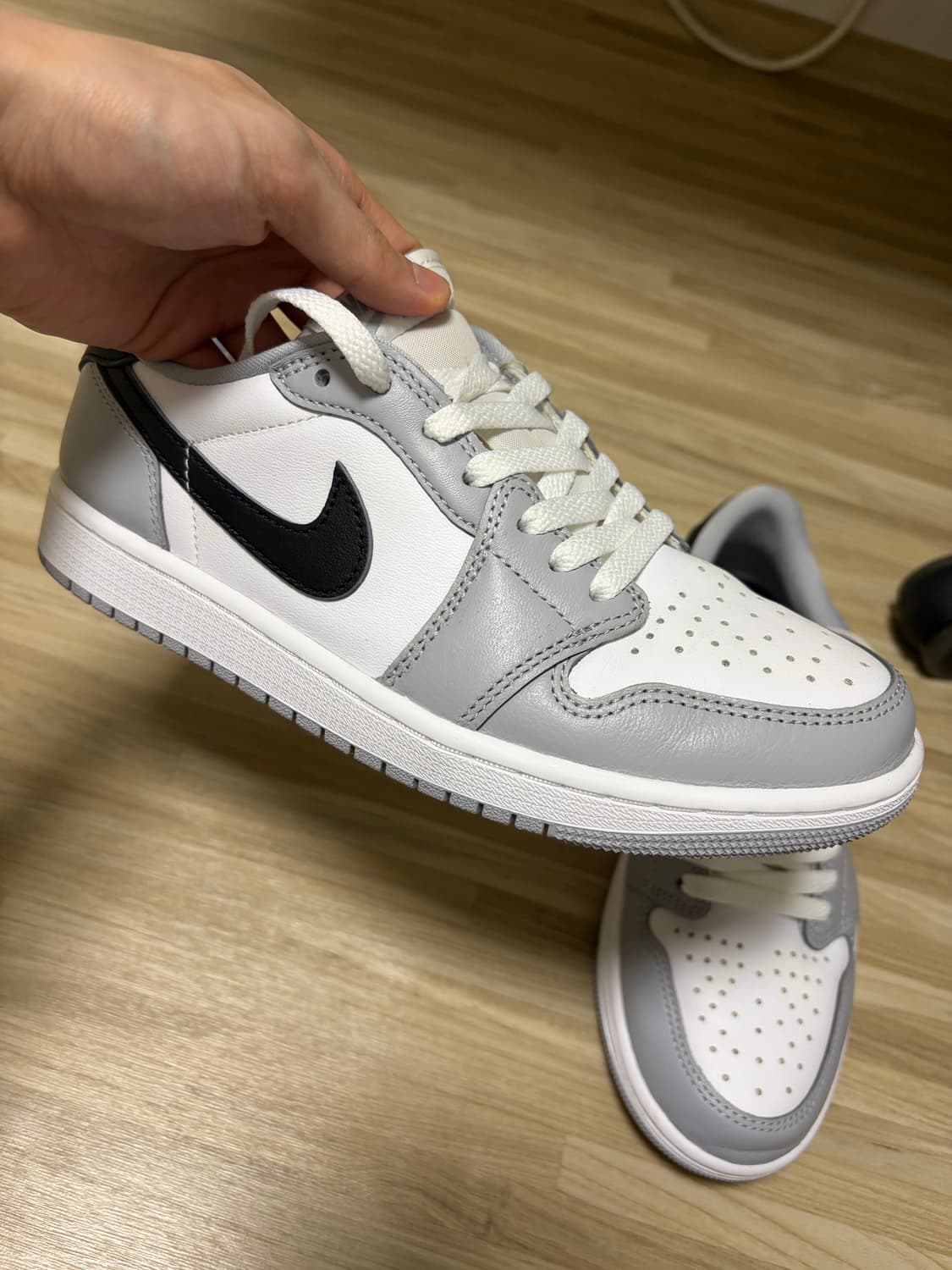 조던 1 로우 og 울프그레이 250 상품이미지5