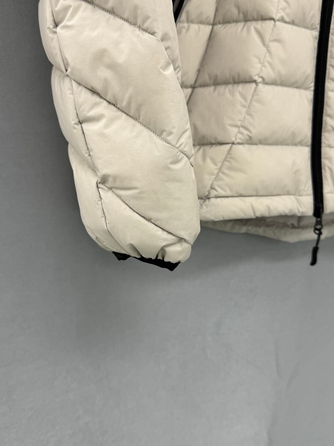 비긴202 커브라이트 다운 점퍼 라이트 그레이 새상품 2사이즈 상품이미지2