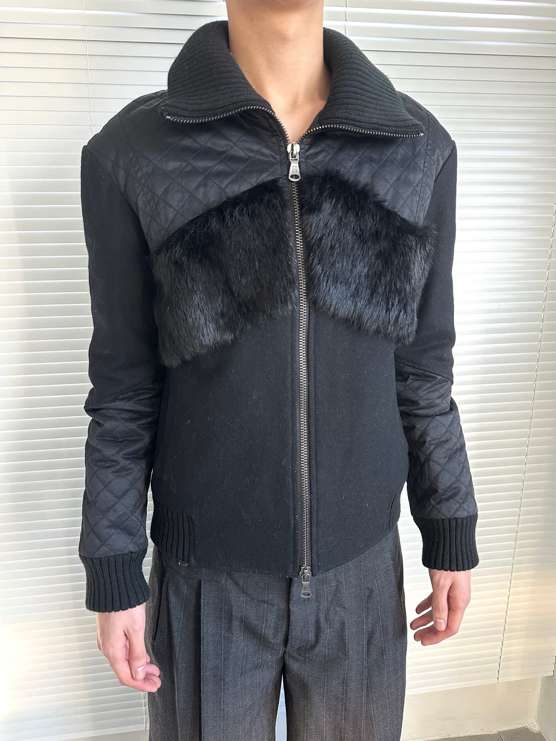 발망 퍼 퀼팅 하이넥 봄버 자켓 상품이미지2