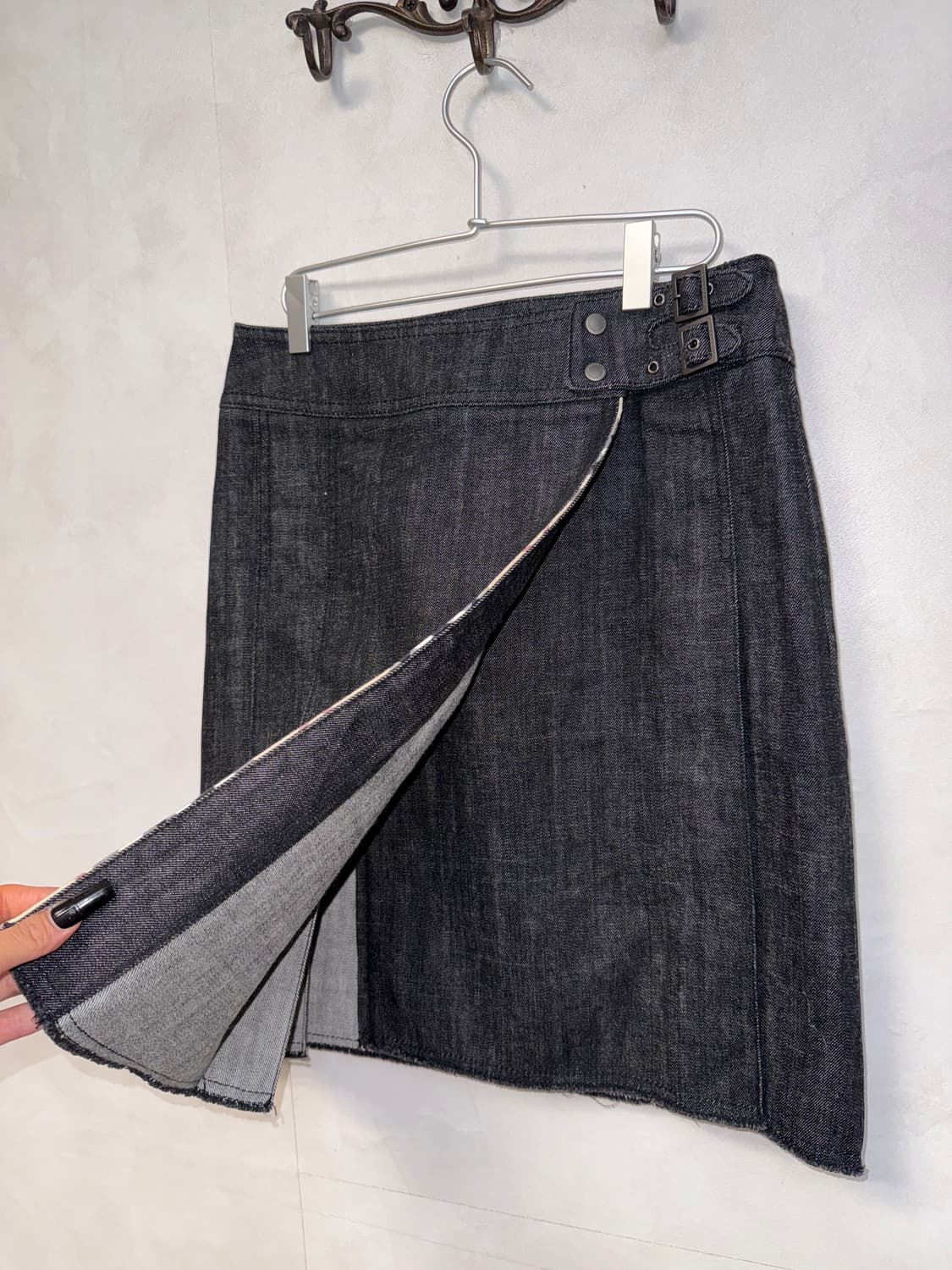 Burberry double buckle wrap pleats skirt 상품이미지1