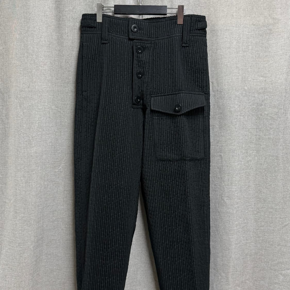 [48/32] 엠포리오 아르마니 퀼팅 플리츠 카고팬츠 바지 상품이미지2