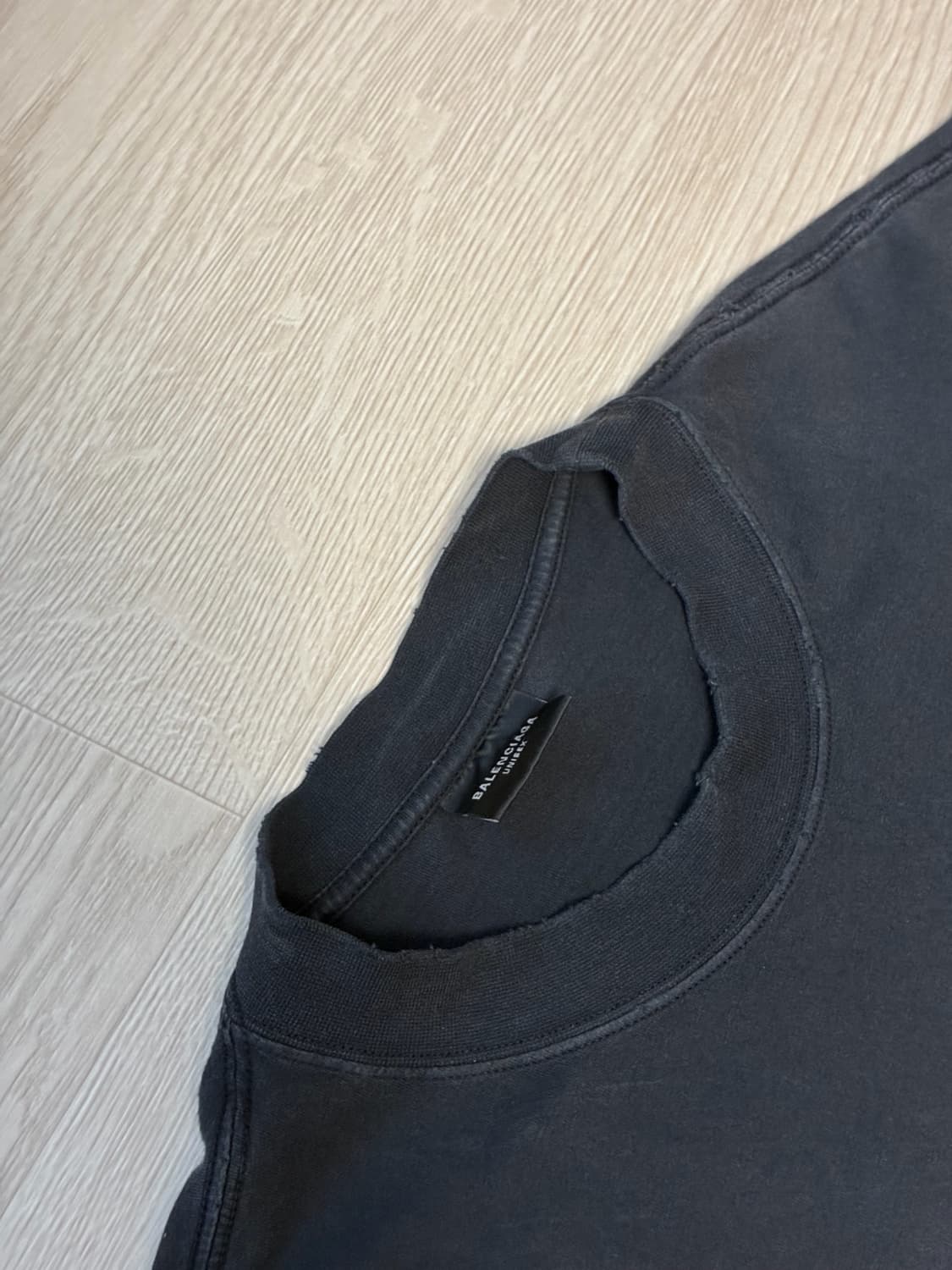 발렌시아가 로렐 클래식 티셔츠 반팔 블랙 XL 상품이미지2