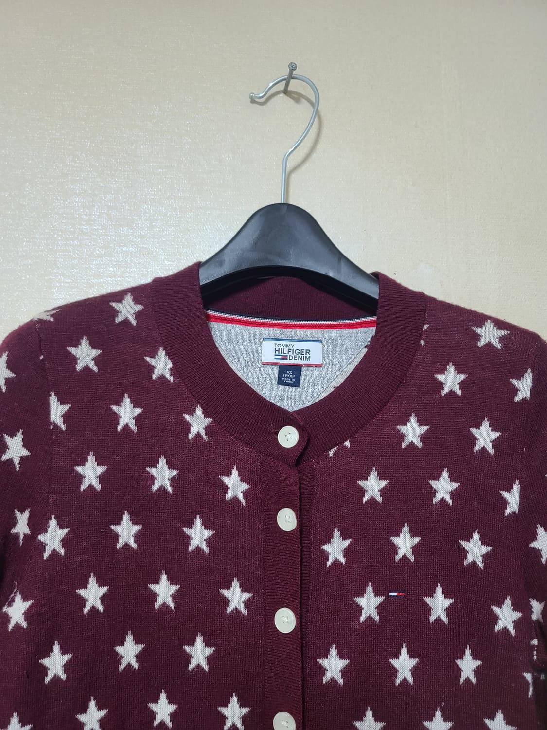 타미힐피거데님 별패턴 버건디 가디건 상품이미지2