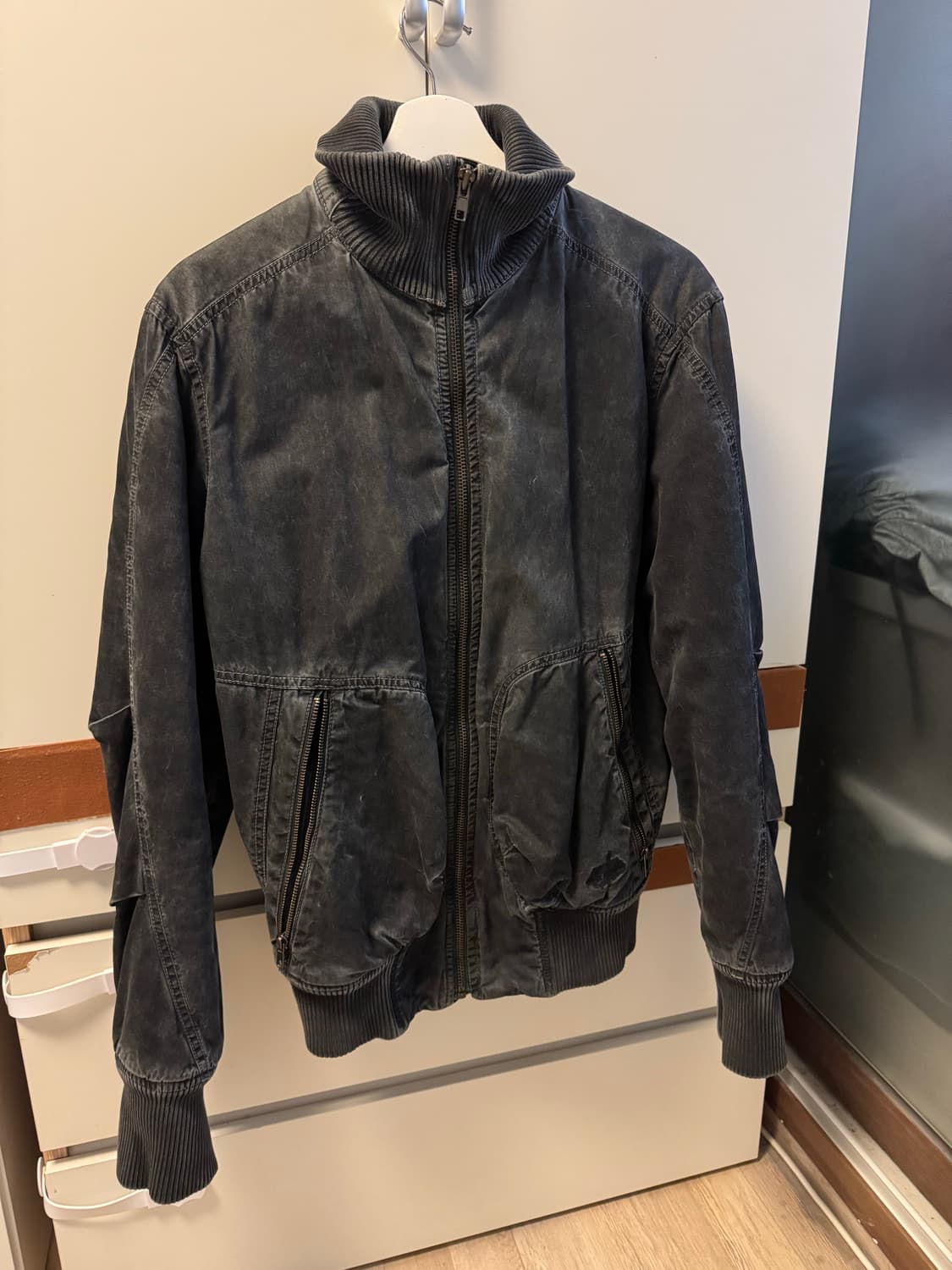 디젤 워시드 하이넥 봄버 상품이미지1