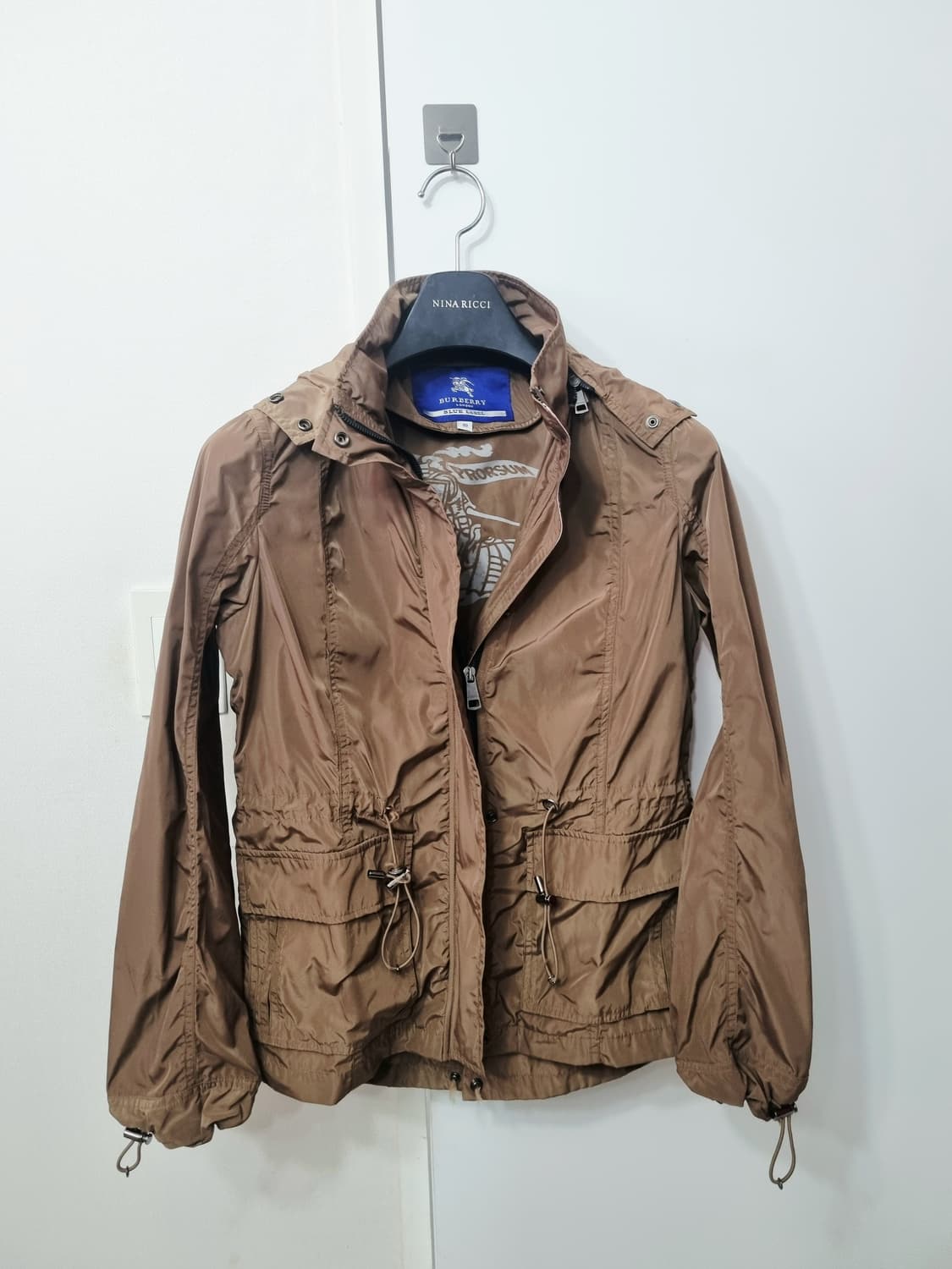 버버리블루라벨 정품 후드바람막이 자켓 상품이미지1