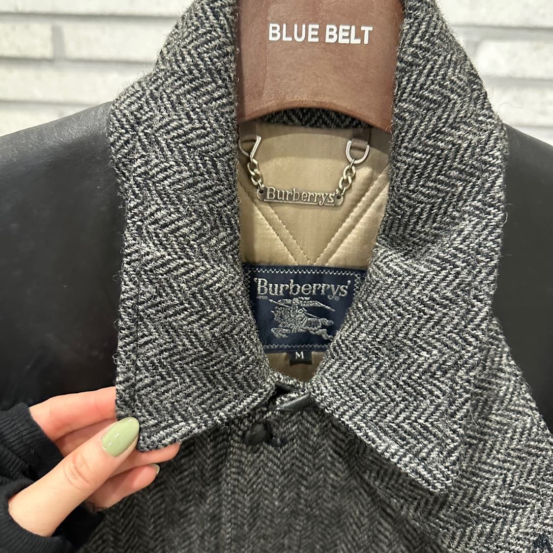 버버리 헤링본 울 자켓 레더 숄더 요크 투포켓 하이넥 디테일 그레이 상품이미지6