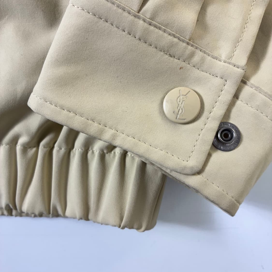 Ysl 입생로랑 라이트 베이지 폴리쉘 자켓 상품이미지4