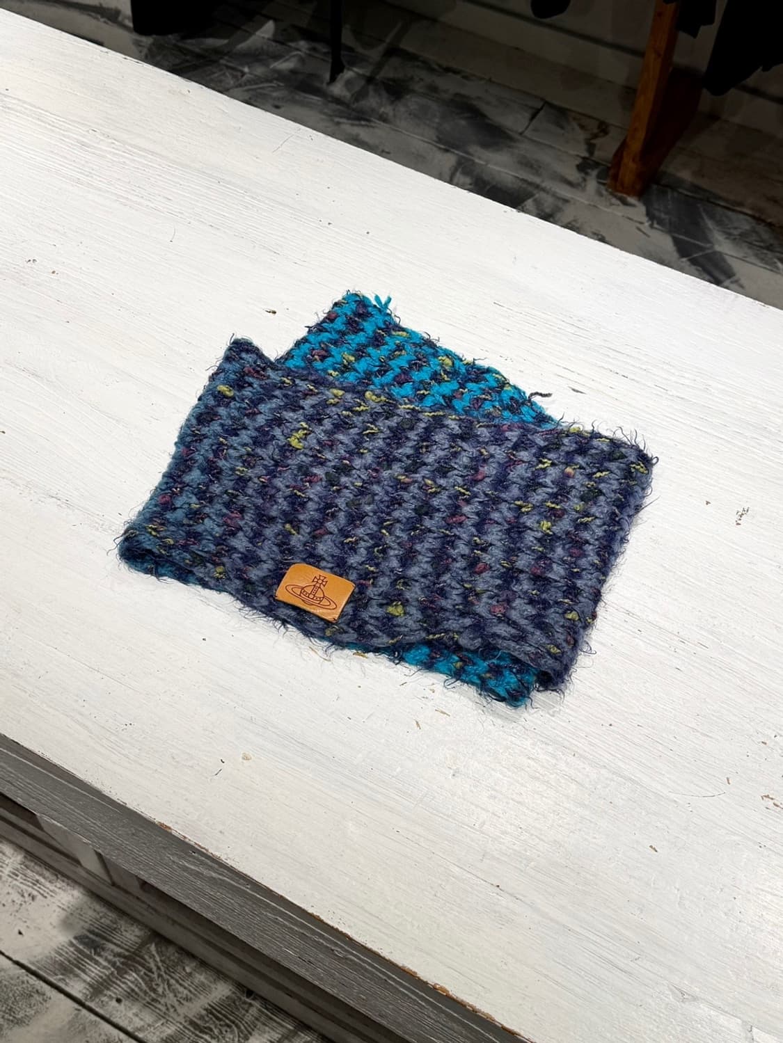 비비안웨스트우드 블루 퍼플 그라데이션 넥워머 머플러 상품이미지1