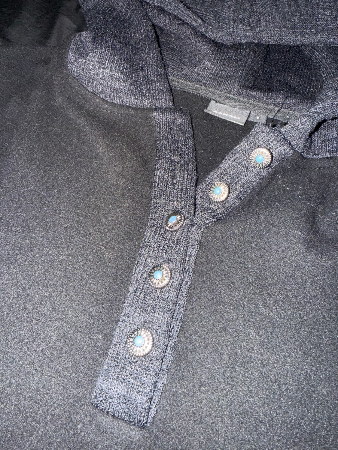 Aakam  Contrast Logo Button Hoodie 후드 블랙 상품이미지3